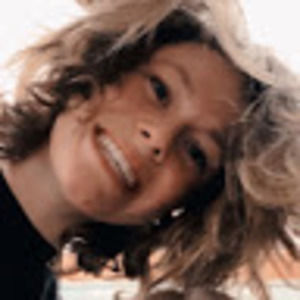 Meet your Posher, Ava